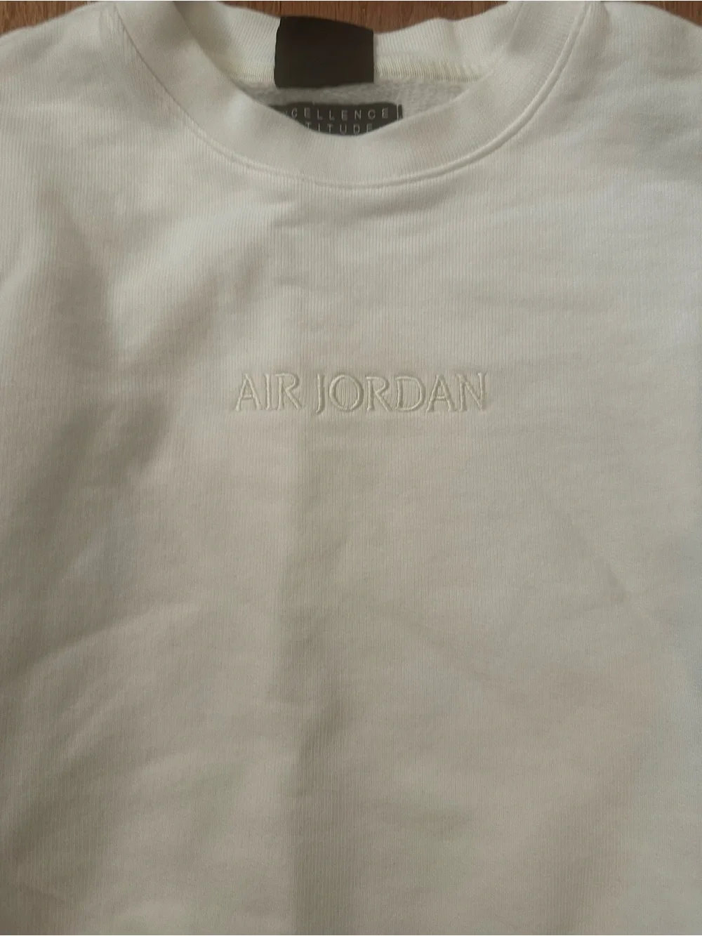 White Jordan crewneck oversized sweatshirt size medium in excellent condition